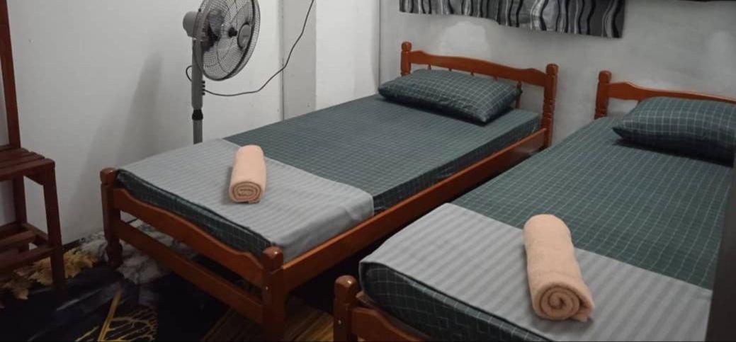 La Wood Homestay Near Kuala Besut Jetty Esterno foto